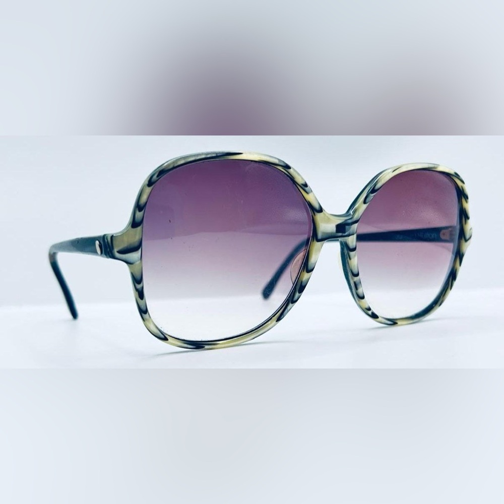 Vintage Colors in Optics Sanford Hutton Black White Oval Sunglasses Frames
